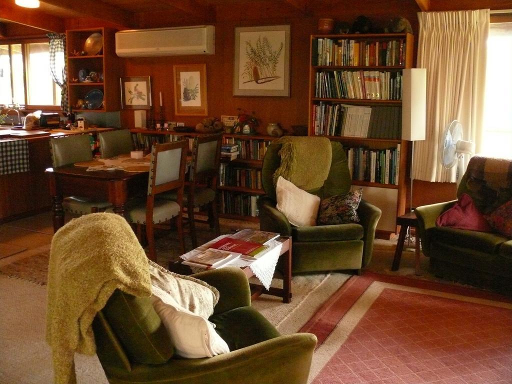 Villa The Burrow At Wombat Bend Dixons Creek Zimmer foto